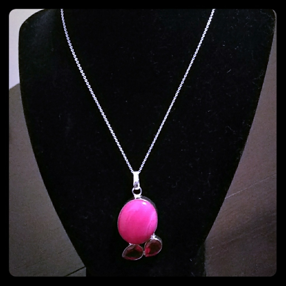 Beautiful necklace/woman